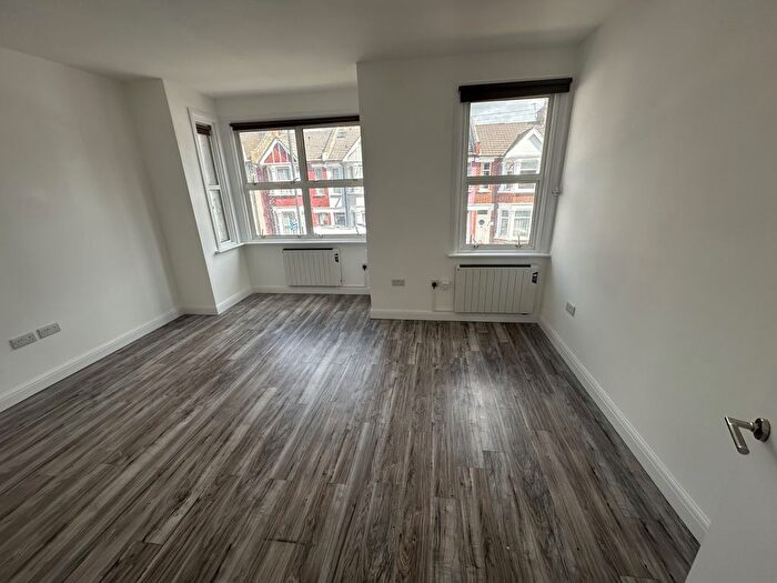 2 Bedroom Maisonette To Rent In Aberdeen Road, HA3