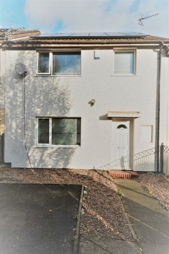 3 Bedroom Semi-Detached House To Rent In Scarborough Street, Nottingham, Nottingham, NG3