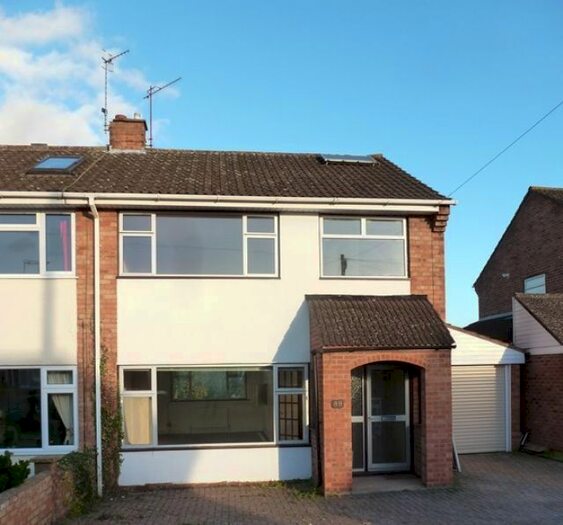 3 Bedroom Semi-Detached House To Rent In Riverview Close, St Johns, Worcester, WR2