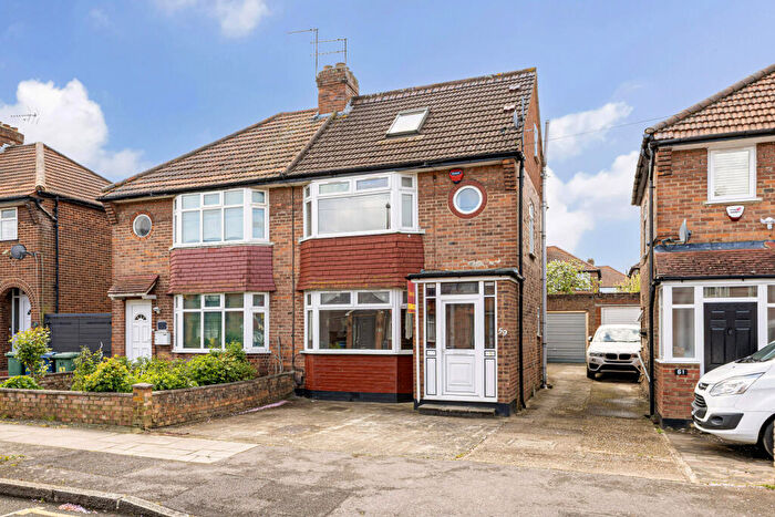 4 Bedroom House For Sale In Orchard Grove, Edgware, HA8