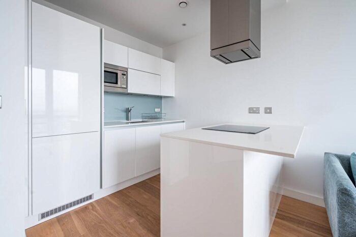 1 Bedroom Flat To Rent In Avant Garde Tower, , Shoreditch, London, E1