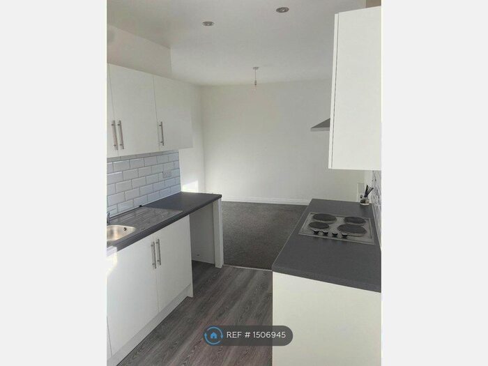 1 Bedroom Flat To Rent In Shirebrook, Mansfield, NG20