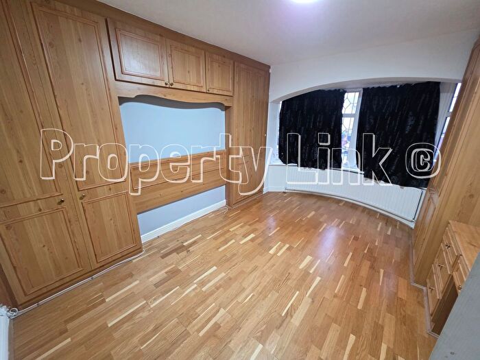 5 Bedroom Terraced House To Rent In Ashburton Avenue, Ilford, IG3