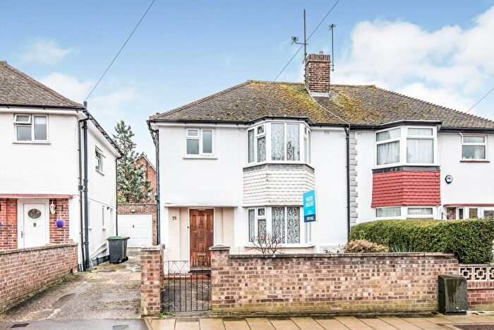 3 Bedroom Semi-Detached House To Rent In Spenser Road, MK40
