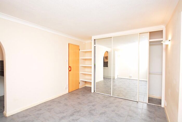 Studio To Rent In Mead Avenue, Langley, Slough, SL3