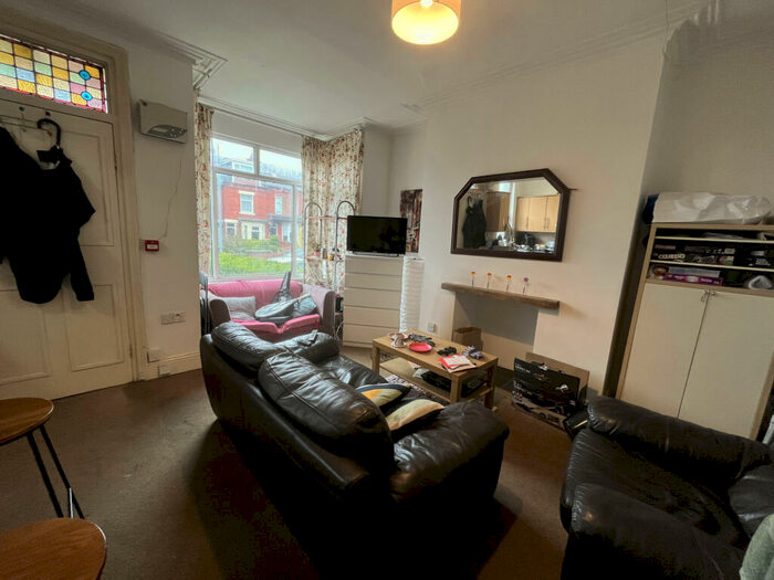 3 Bedroom Terraced House To Rent In St. Anns Avenue, Leeds, West Yorkshire, LS4