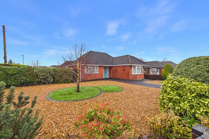 2 Bedroom Bungalow For Sale In Deneve Avenue, Poole, Dorset, BH17