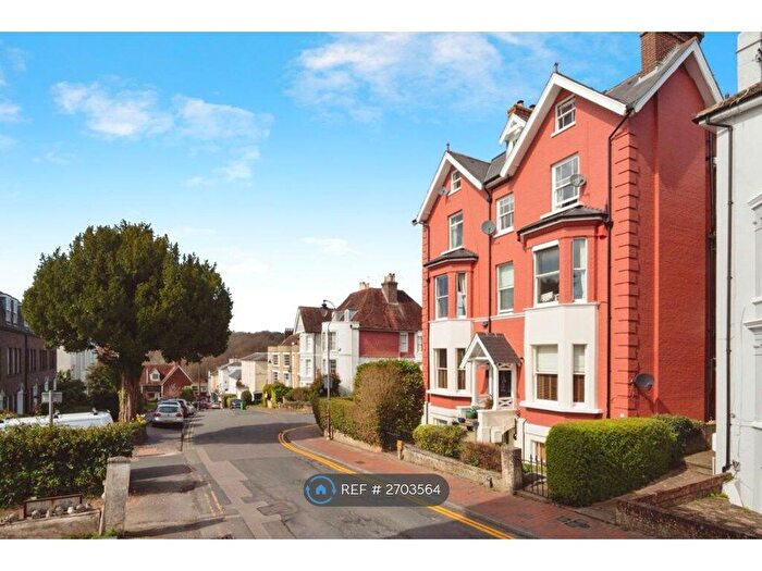 2 Bedroom Flat To Rent In Mount Sion, Tunbridge Wells, TN1