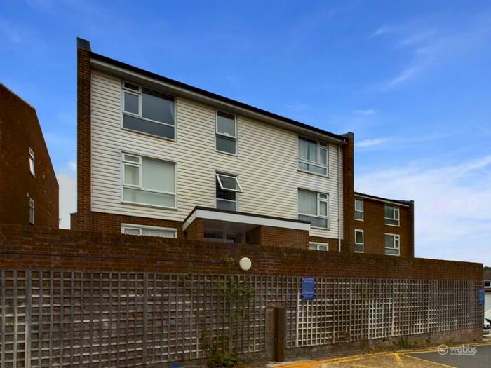 1 Bedroom Flat To Rent In Holmbury Grove, Featherbed Lane, Forestdale, CR0
