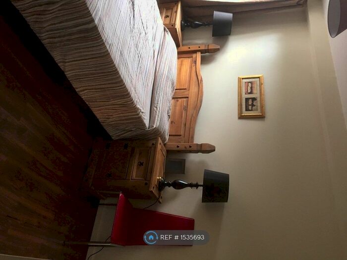 2 Bedroom Flat To Rent In Carrick Knowe Avenue, Edinburgh, EH12