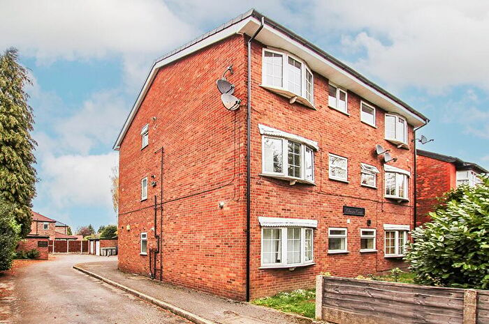 1 Bedroom Apartment For Sale In Church Road, Urmston, Manchester, M41