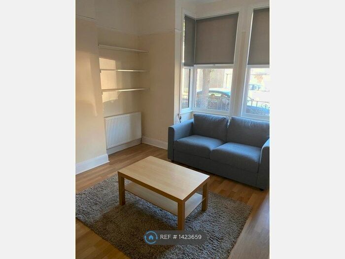 4 Bedroom Terraced House To Rent In Bulwer Street, Shepherds Bush, W12