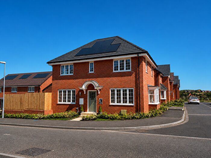 4 Bedroom Detached House For Sale In Brooklime Road, Warwick, CV34