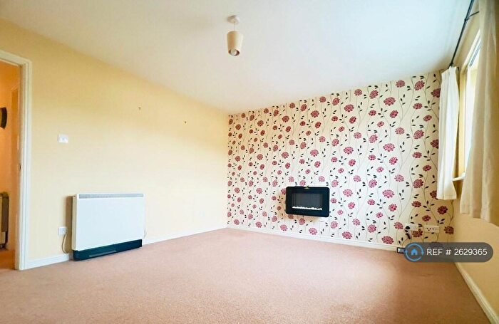 2 Bedroom Flat To Rent In Queens Crescent, Livingston, EH54