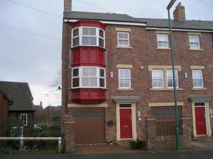 4 Bedroom House To Rent In Dalton Crescent, Neville's Cross, DH1