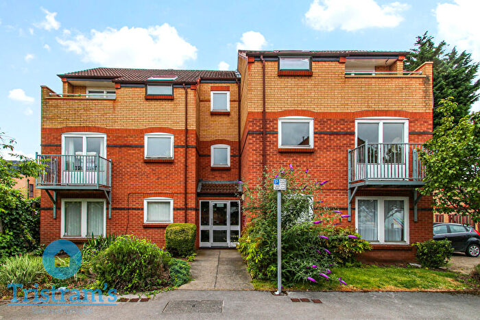 2 Bedroom Apartment To Rent In Tonnelier Road, Dunkirk, NG7