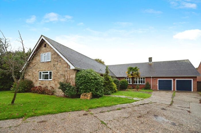 5 Bedroom Bungalow For Sale In Station Road, Hayling Island, Hampshire, PO11