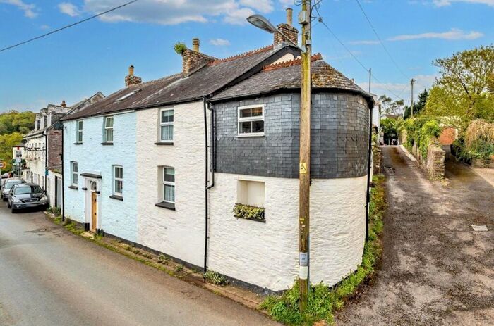 2 Bedroom End Of Terrace House For Sale In Church Road, Tideford, Saltash, Cornwall, PL12