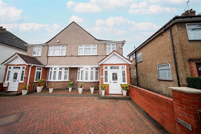3 Bedroom Semi-Detached House To Rent In Milford Road, Southall, Middlesex, UB1
