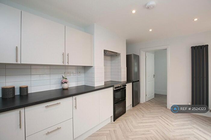 1 Bedroom Flat To Rent In Newland Road, Banbury, OX16