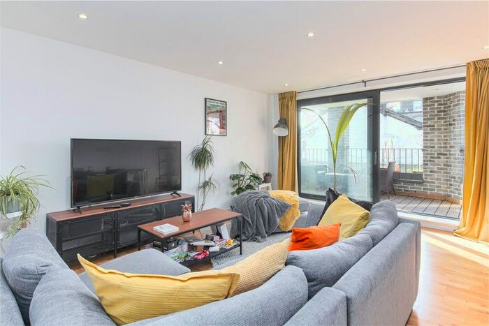 2 Bedroom Flat To Rent In Prince Edward Road, Hackney Wick, London, E9