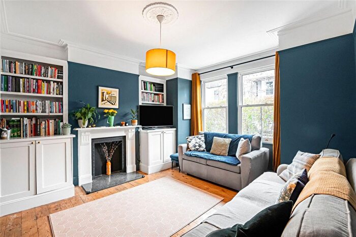 4 Bedroom End Of Terrace House For Sale In Fallsbrook Road, London, SW16