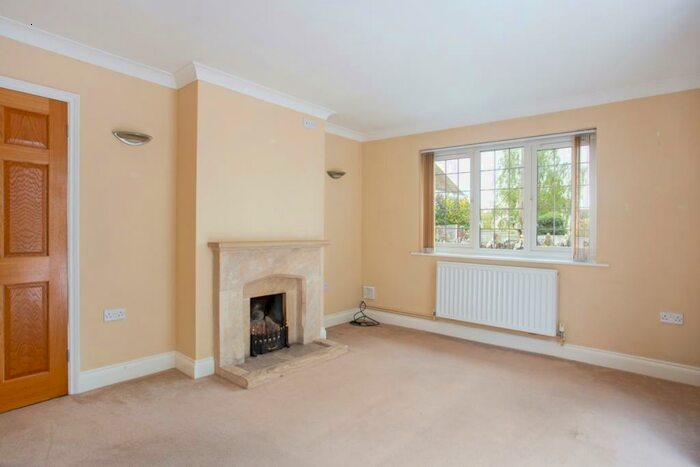 2 Bedroom Bungalow To Rent In The Green Quenington, GL7