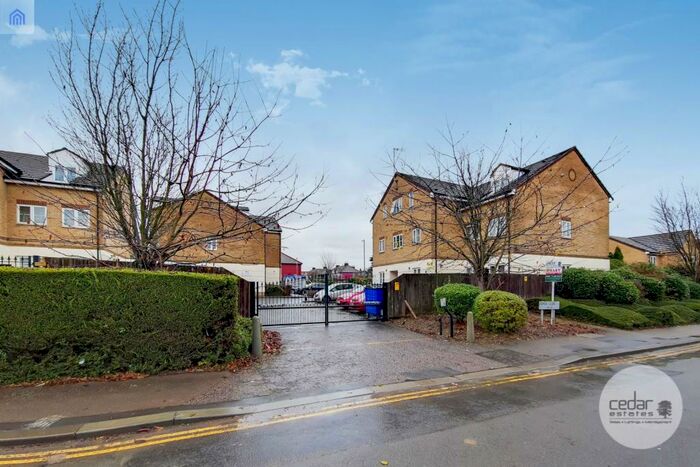 1 Bedroom Flat To Rent In Brent Terrace, Cricklewood, NW2