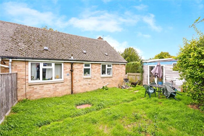 2 Bedroom Bungalow For Sale In Heyford Road, Steeple Aston, Bicester, Oxfordshire, OX25