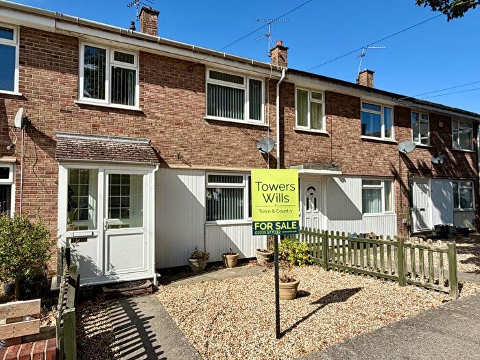 3 Bedroom Terraced House For Sale In Larkhill Road, Yeovil, Somerset, BA21