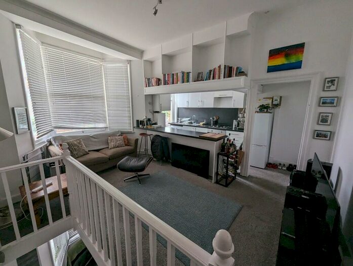1 Bedroom Flat To Rent In Thurlow Park Road, London, SE21