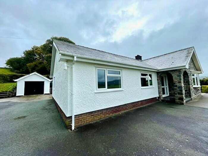4 Bedroom Detached Bungalow To Rent In Tafarn Y Fedw, Llanrwst, LL26