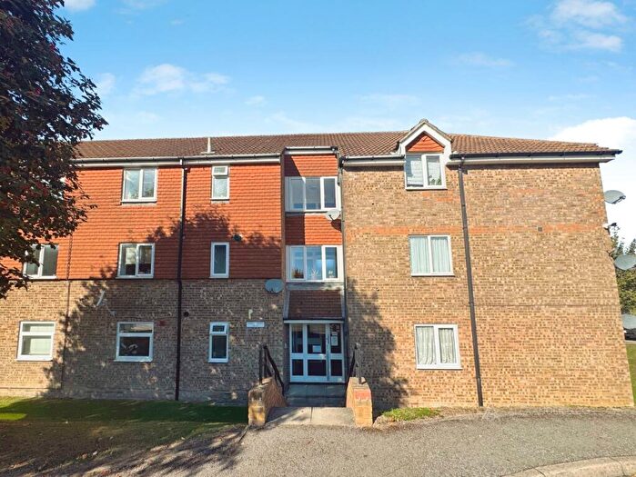 2 Bedroom Flat To Rent In Abbey Mews, Lowther Road, Dunstable, LU6