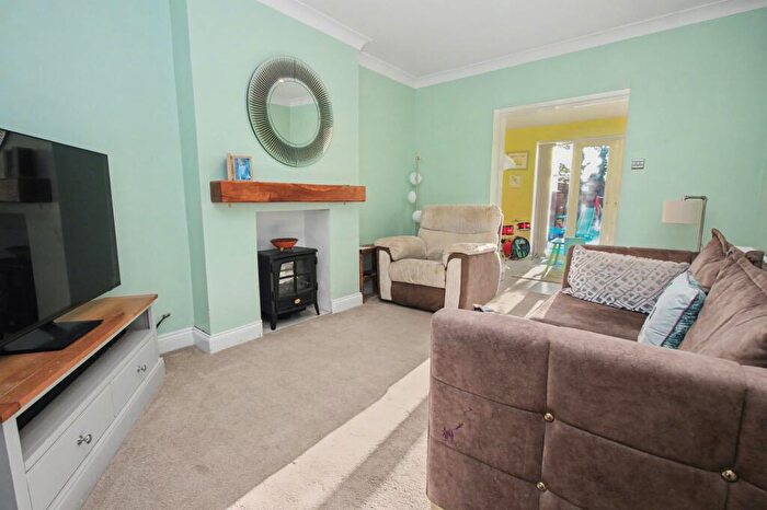 3 Bedroom Detached House For Sale In Bitterne Road East, Bitterne, SO18