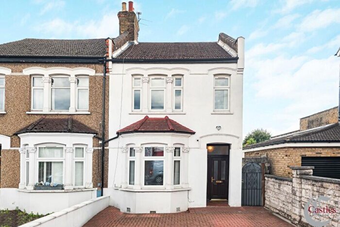 4 Bedroom Terraced House To Rent In Southbury Road, Enfield, EN1