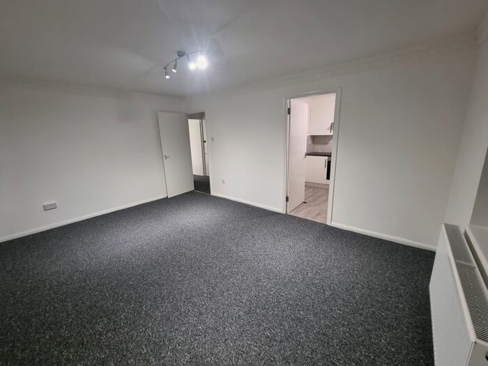 2 Bedroom Flat To Rent In Edmeston Close, London, E9