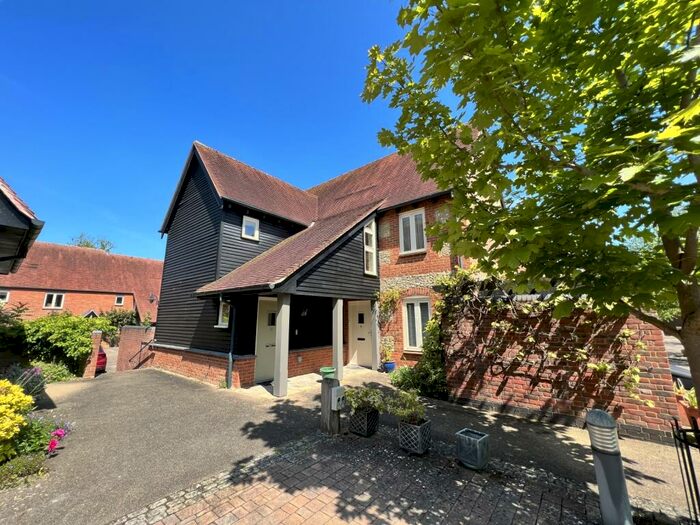 2 Bedroom Apartment For Sale In South Street, Letcombe Regis, Wantage, Oxfordshire, OX12