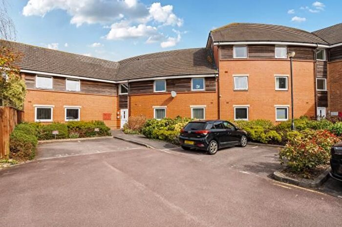 2 Bedroom Flat For Sale In Florey Court, Swindon, SN1