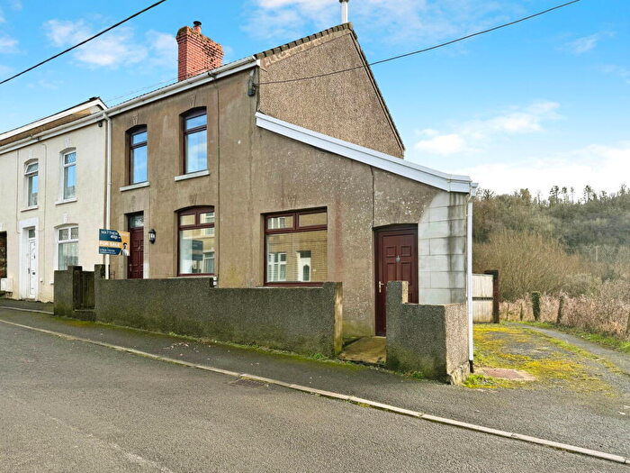 3 Bedroom End Of Terrace House For Sale In Brynlloi Road, Glanamman, Ammanford, SA18
