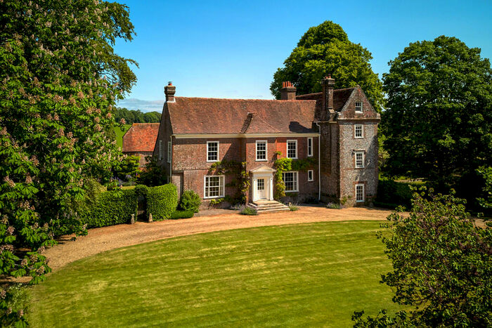 7 Bedroom Manor House For Sale In Hambledon, Hampshire, PO7