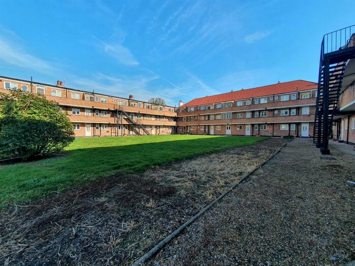 2 Bedroom Property To Rent In Oakhall Court, Oakhall Drive, Sunbury-On-Thames, TW16