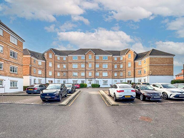 2 Bedroom Flat To Rent In Symphony Close, Edgware, HA8