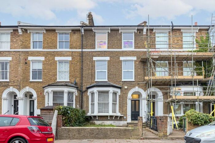 2 Bedroom Flat To Rent In Endwell Road, London SE4