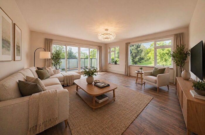 4 Bedroom Flat For Sale In Sunrise View, Mill Hill, NW7