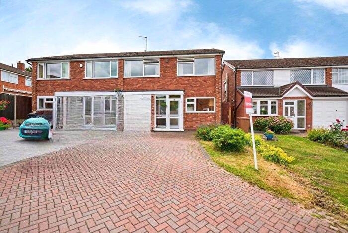 4 Bedroom Semi-Detached House For Sale In Helston Close, Walsall, West Midlands, WS5