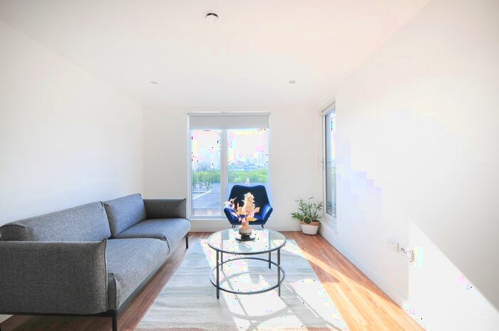 2 Bedroom Flat For Sale In Elmira Way, Salford, M5