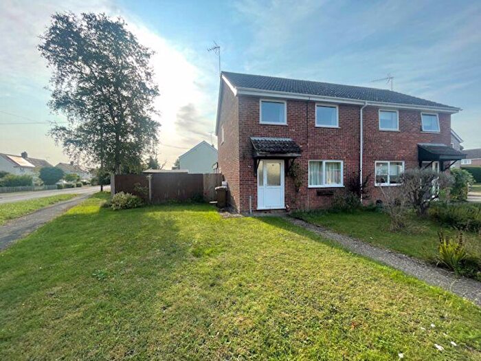 3 Bedroom Semi-Detached House For Sale In Birch Road, Thurston, IP31