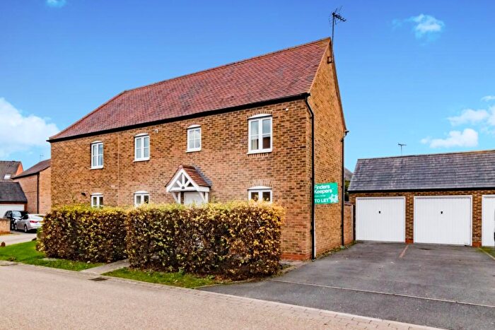 3 Bedroom Semi-Detached House To Rent In Lord Grandison Way, Banbury, OX16