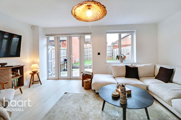 4 Bedroom Semi-Detached House For Sale In Chadburn Road, Nottingham, NG15