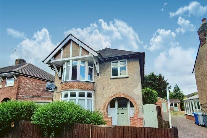 3 Bedroom Detached House To Rent In Blandford Avenue, Kettering, Northamptonshire, NN16